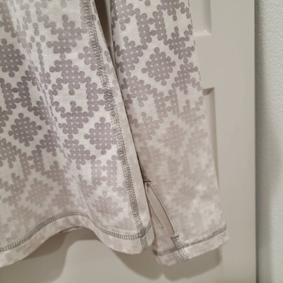 Nike Longsleeve Tee White Gray DriFit Fleece lined Top Activewear Women Size Med - Picture 9 of 11